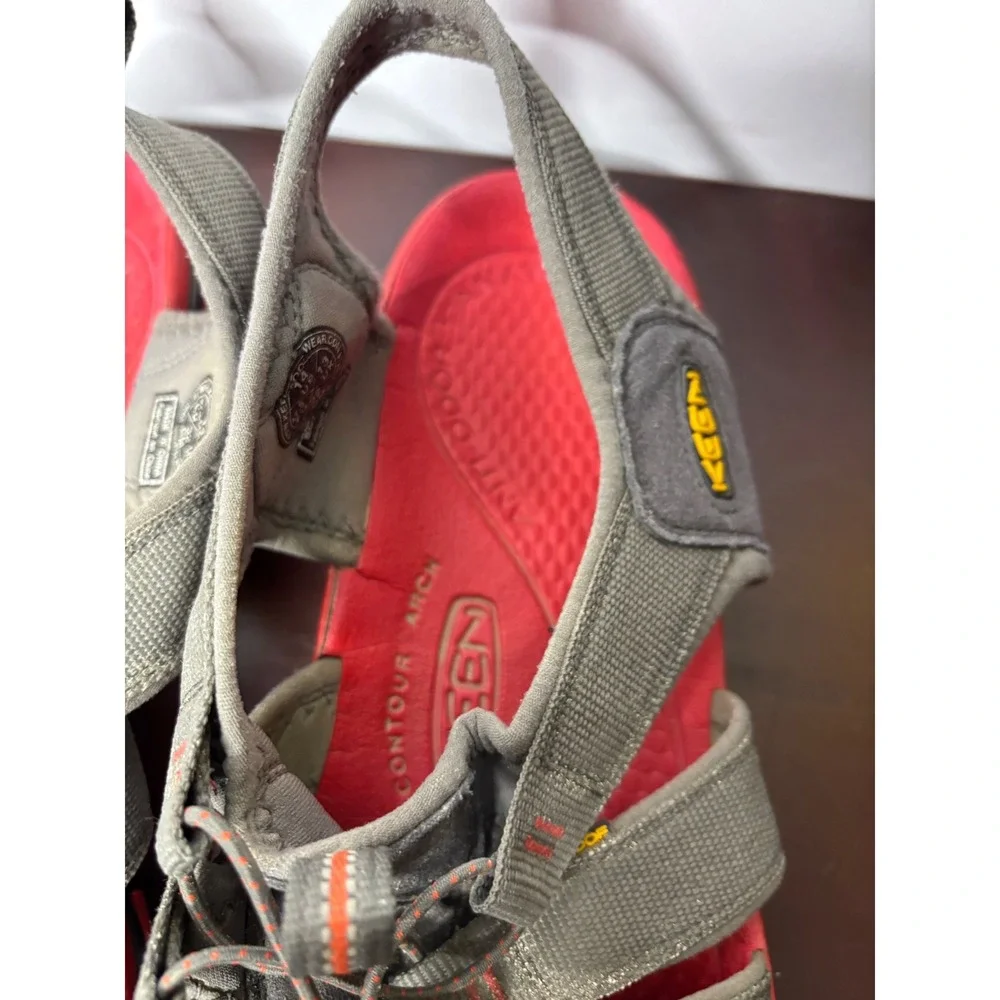 Keen Clearwater CNX Mens 14 Grey Red Waterproof Hiking‎ Sport Sandals CD 010114